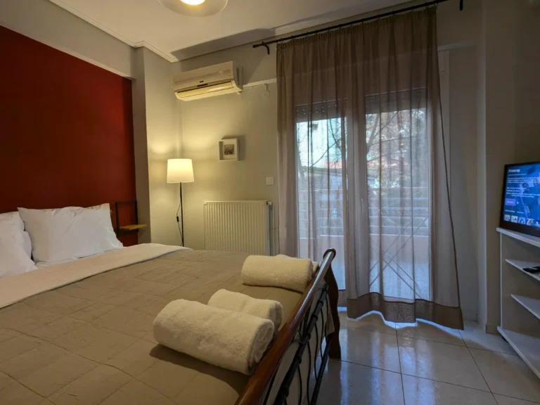 PXL 20241224 130244257.RAW 01.COVER