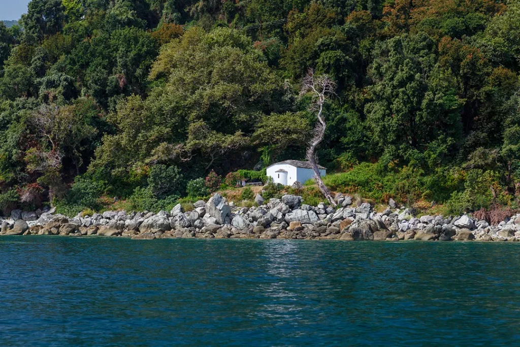 εκκλησάκι για λίγους