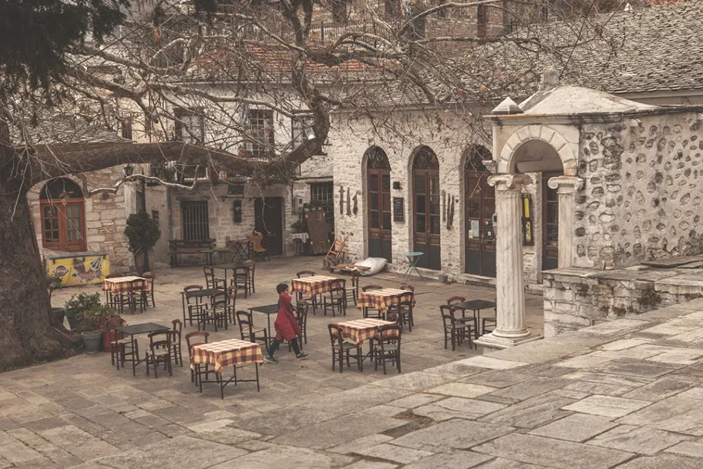 η πλατεία στις Πινακάτες