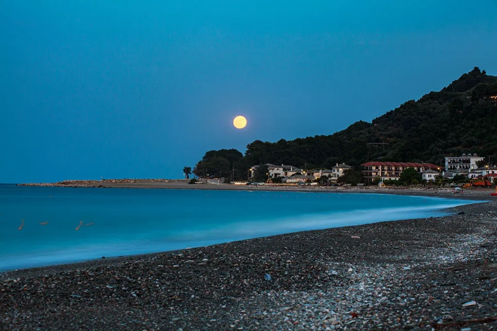 πανσέληνος στο Χορευτό