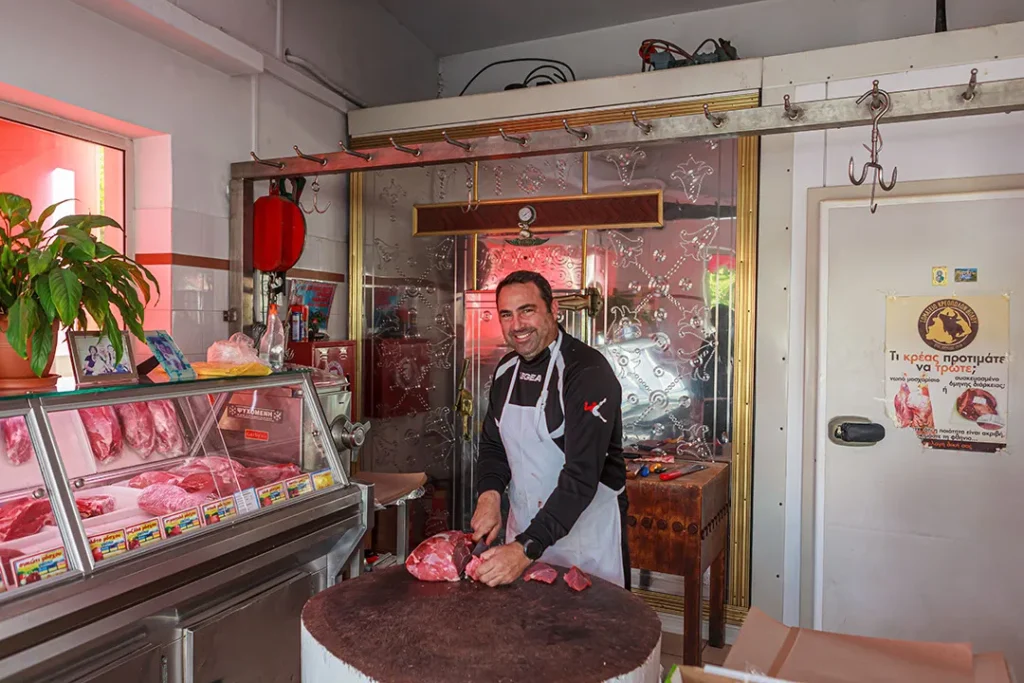 το κρεοπωλείο της γειτονιάς με ντόπια κρέατα